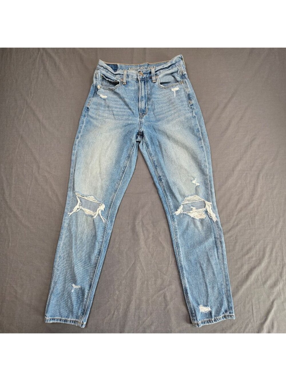American Eagle Womens Size 2 Distressed Mom Jeans Light Wash Denim - Picture 1 of 6